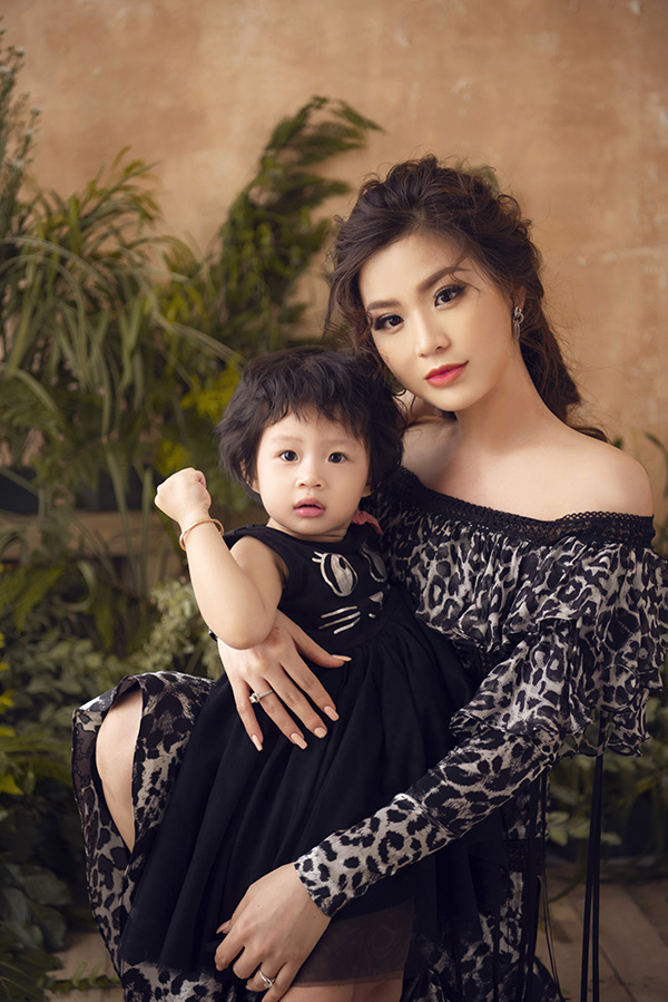 Hai mẹ con Á hậu Diễm Trang hóa hình tượng nữ thần trong bộ ảnh đón tuổi mới của bé Julia-5