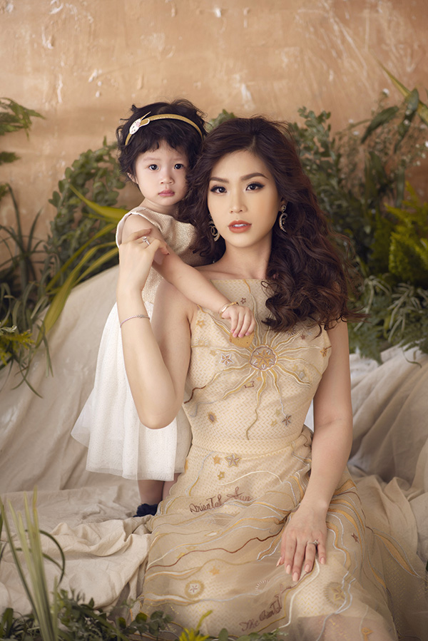 Hai mẹ con Á hậu Diễm Trang hóa hình tượng nữ thần trong bộ ảnh đón tuổi mới của bé Julia-12