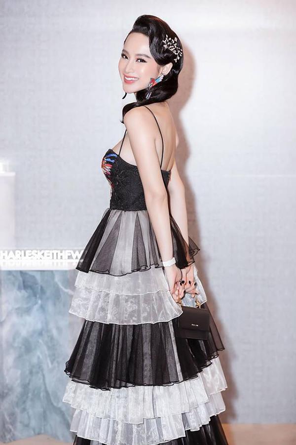 Hết phát cuồng với kiểu môi tều quyến rũ, mỹ nhân Việt chuyển qua lối make-up tự nhiên chuẩn Hàn-4