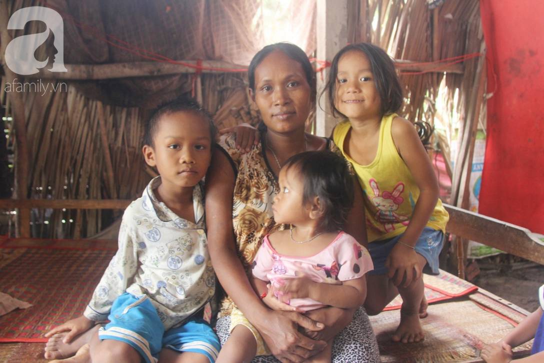 Bị chỉ trích vì nhà nghèo lại đẻ quá nhiều con, mẹ bầu 8 tháng cho biết sẽ triệt sản sau khi sinh em bé-1