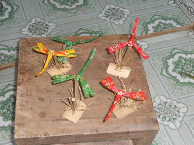 Nỗi lòng đau đáu của người chị gái sau cánh chuồn chuồn tre xuất ngoại của đứa em tật nguyền-3