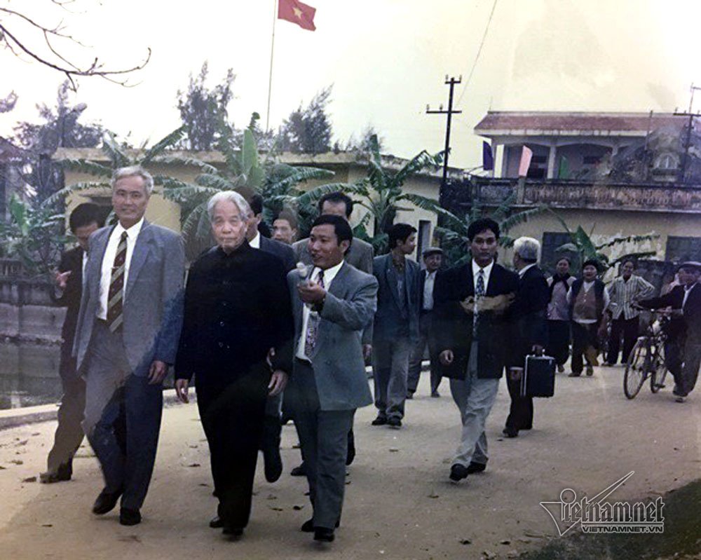 Hình ảnh nguyên Tổng bí thư Đỗ Mười về quê phát biểu 22 phút-9