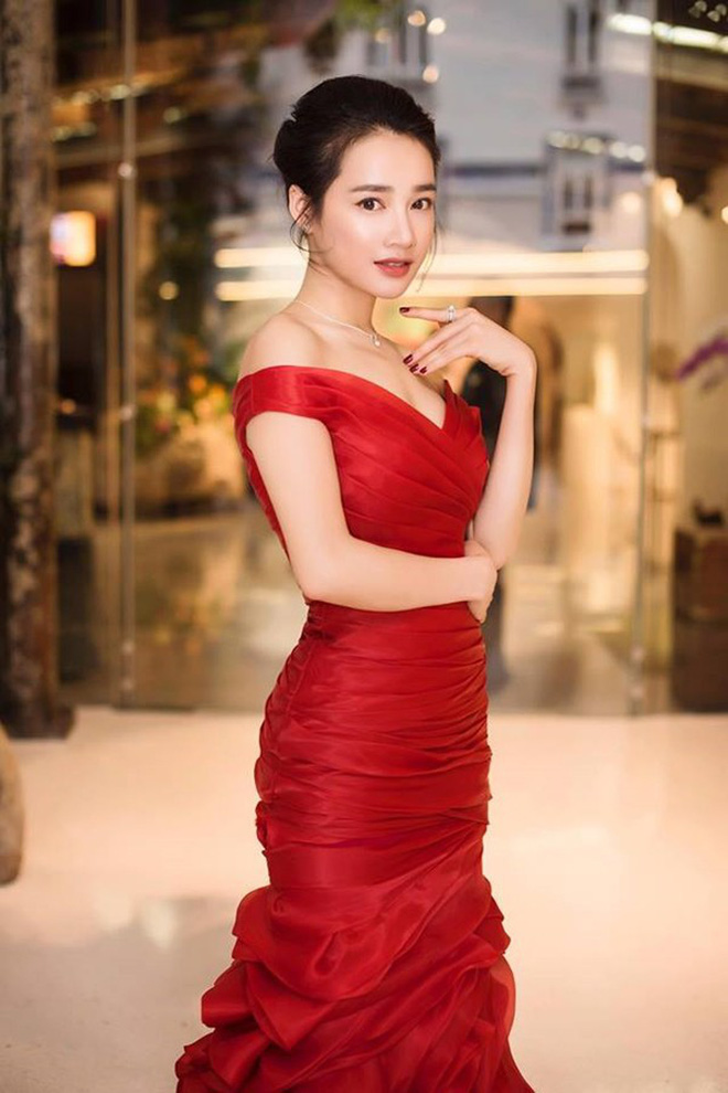 Nhã Phương mặc gì cũng xinh, nhưng sắc vóc của cô đạt đến độ hoàn hảo nhất khi diện mẫu váy này-1