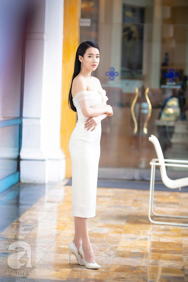 Nhã Phương mặc gì cũng xinh, nhưng sắc vóc của cô đạt đến độ hoàn hảo nhất khi diện mẫu váy này-6