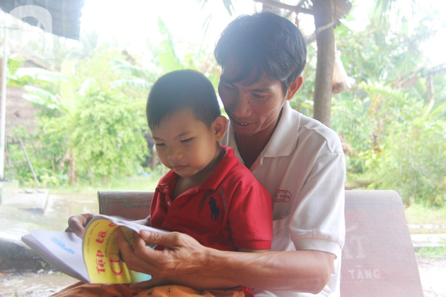 Xót cảnh cô gái trẻ 12 năm ngủ ngồi, chỉ mong chết đi vì không muốn bố mẹ nợ hoài tới nỗi không thể chữa bệnh cho em-11