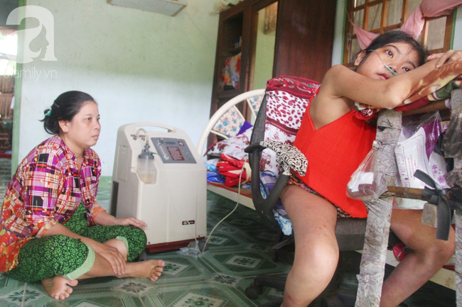 Xót cảnh cô gái trẻ 12 năm ngủ ngồi, chỉ mong chết đi vì không muốn bố mẹ nợ hoài tới nỗi không thể chữa bệnh cho em-15