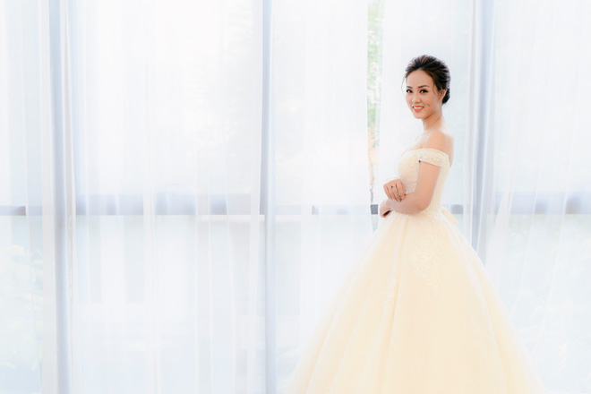 Lại lộ thêm ảnh bạn gái Công Lý đi thử váy cưới gợi cảm-1