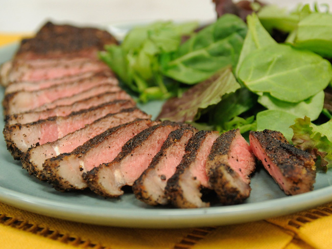 Tôi dùng bã cà phê để ướp thịt, chồng lắc đầu tuyên bố không động đũa nhưng sau đó thì phải khen lấy khen để-3