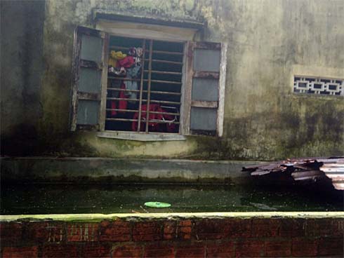 Bất ngờ về nghi phạm vụ bé 4 tháng tuổi chết bất thường ở hồ cá khi mẹ ra ngoài-2