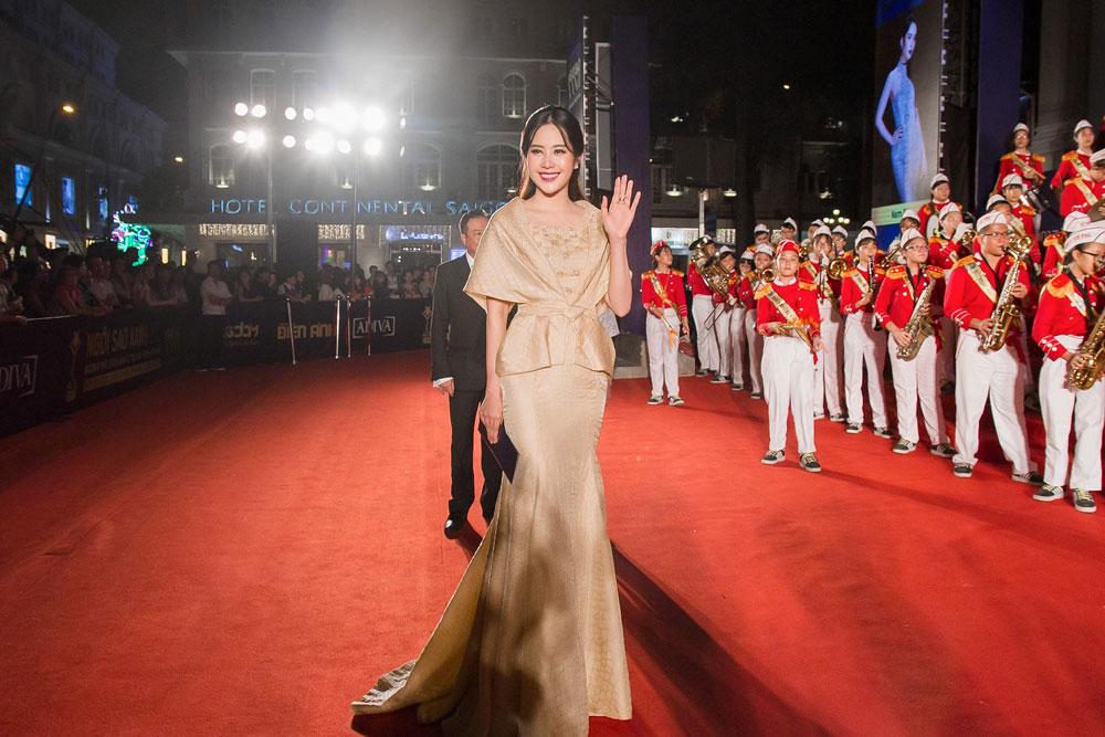 Nam Em phí hoài nhan sắc khi liên tục ăn mặc luộm thuộm như...bà thím-8