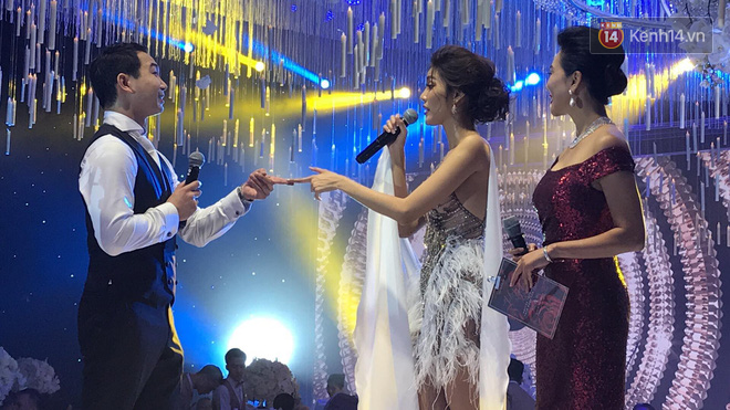 Clip: Lan Khuê diện váy siêu sexy, cùng chú rể John Tuấn Nguyễn khiêu vũ khuấy động hôn lễ-2