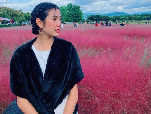 Phản ứng của Thúy Vân giữa lúc tình cũ đại gia làm đám cưới với