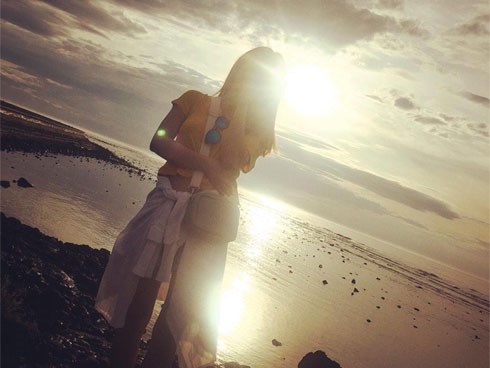 Bị lừa 300 triệu, cô gái buộc phải làm PG để trả nợ, từng bị sàm sỡ đến phát khóc