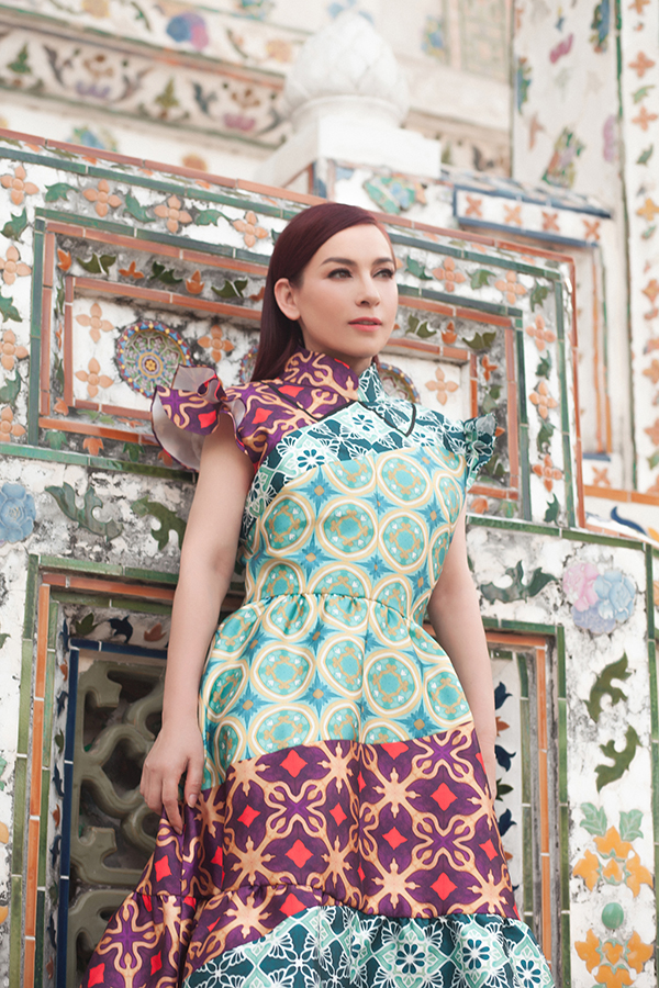 Ca sĩ Phi Nhung khoe vẻ đẹp không tuổi cùng trang phục cực bắt mắt-1