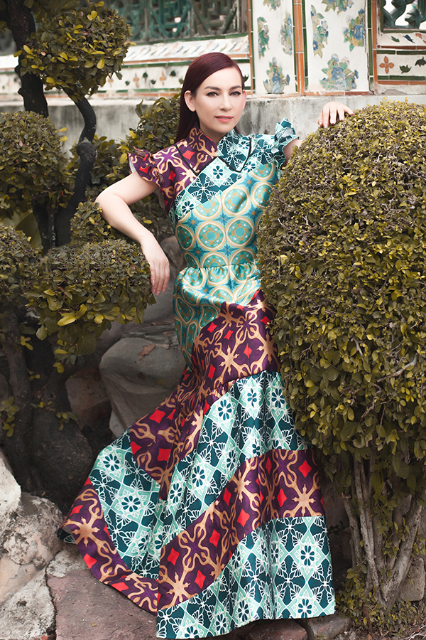 Ca sĩ Phi Nhung khoe vẻ đẹp không tuổi cùng trang phục cực bắt mắt-2