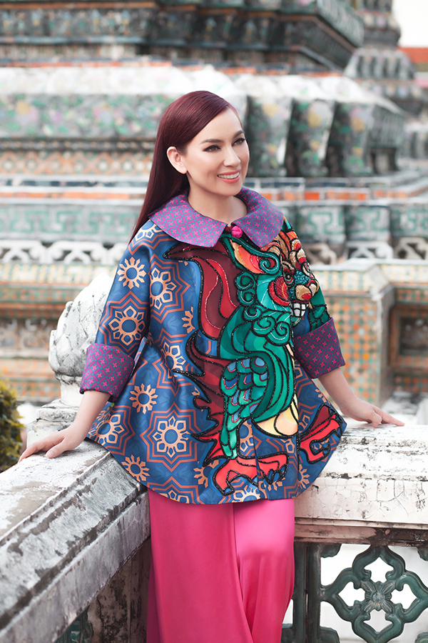 Ca sĩ Phi Nhung khoe vẻ đẹp không tuổi cùng trang phục cực bắt mắt-5