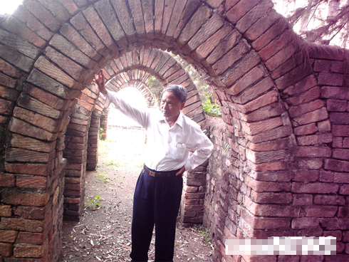 Thi hài hơn 50 năm vẫn như đang ngủ trong ngôi nhà ở miền Tây-4