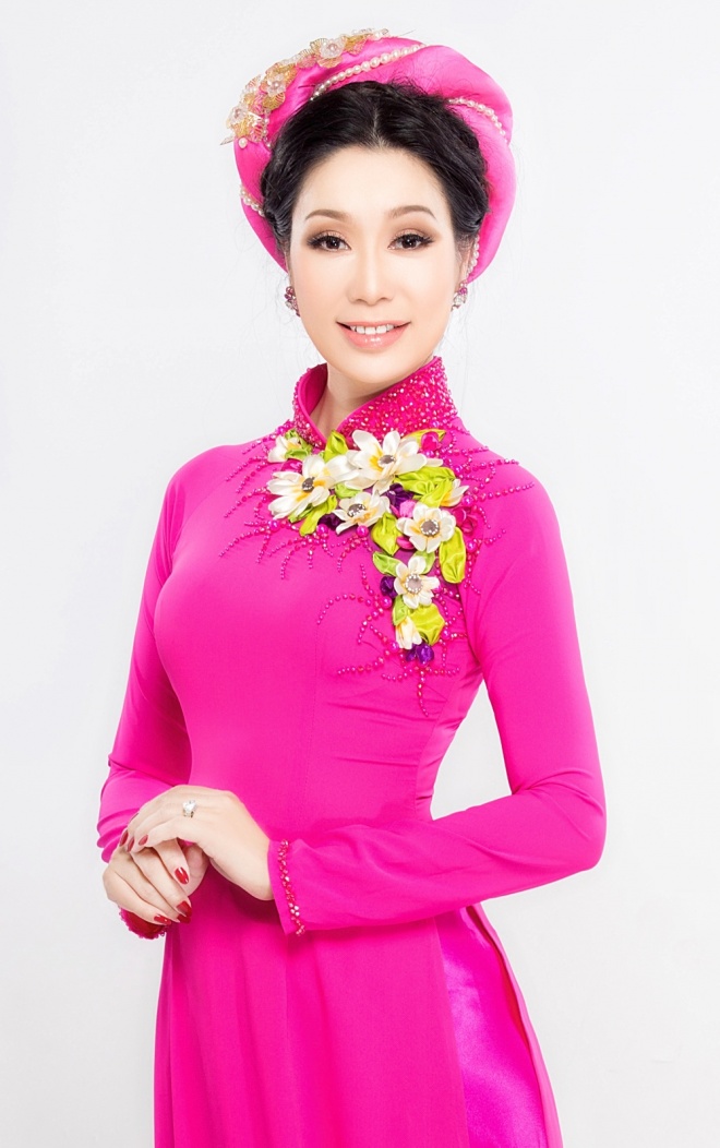 Trịnh Kim Chi thách thức nét thanh xuân trong tà áo dài-1
