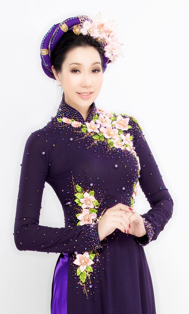 Trịnh Kim Chi thách thức nét thanh xuân trong tà áo dài-10