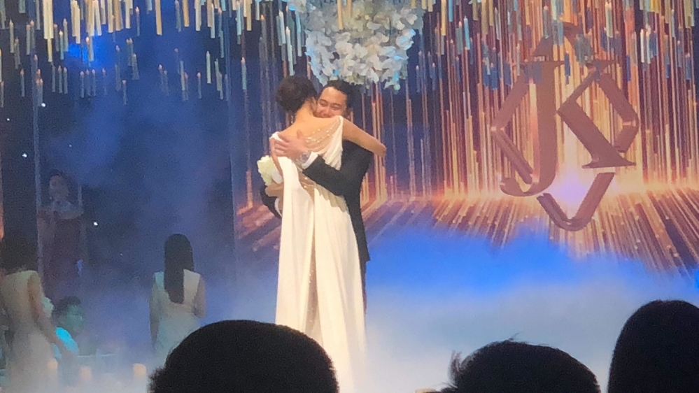 Đãi tiệc ở khách sạn 5 sao, thực đơn đám cưới của Lan Khuê và ông xã có gì đặc biệt?-6