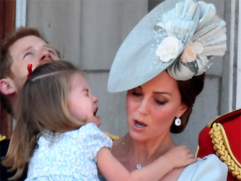Công nương Kate Middleton từng làm điều này ngay sau khi sinh và công chúng hy vọng Meghan sẽ không lặp lại-3