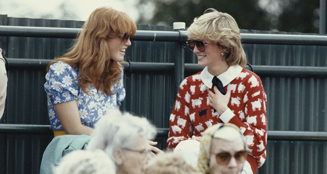 Hết phá tan tành lễ kỷ niệm của Nữ hoàng, bà Camilla còn biến kỳ nghỉ của hoàng gia thành thảm họa khi khẩu chiến nảy lửa với em dâu-4