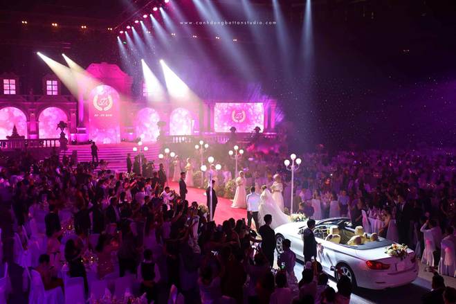Choáng váng với đám cưới thế kỷ” ở Đà Nẵng: Đàm Vĩnh Hưng làm MC, bao nguyên sân vận động-4