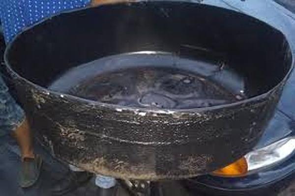 Sợ mất việc, mẹ sinh con rồi gói gọn gàng mang đi bỏ thùng rác-1