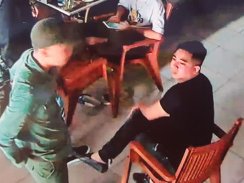 Kinh hãi đi xin việc: Không cần bằng cấp, chỉ cần máu là đủ-8