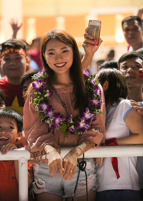 Người yêu tin đồn của Văn Đức U23 là top 10 hoa hậu Việt Nam-2
