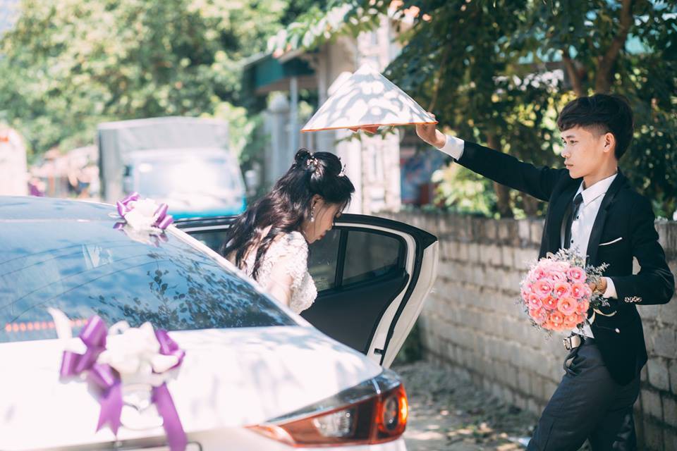 Chú rể mếu máo, ngáp ngủ trong đám cưới và lí do đằng sau khiến ai cũng cảm động-5