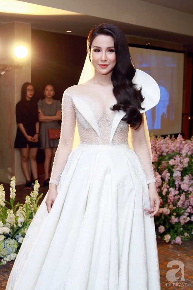 4 cô dâu đẹp nhất Vbiz năm 2018: Mỗi người một vẻ nhưng vẫn có điểm chung nhan sắc, tinh ý một chút là nhận ra ngay-14