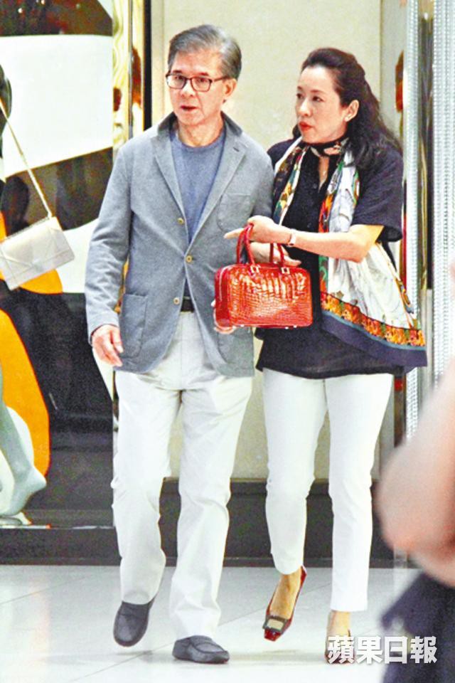 Hoa hậu đẹp nhất nhì Hong Kong: 50 tuổi vẫn được đại gia say mê, tặng một nửa gia sản-8