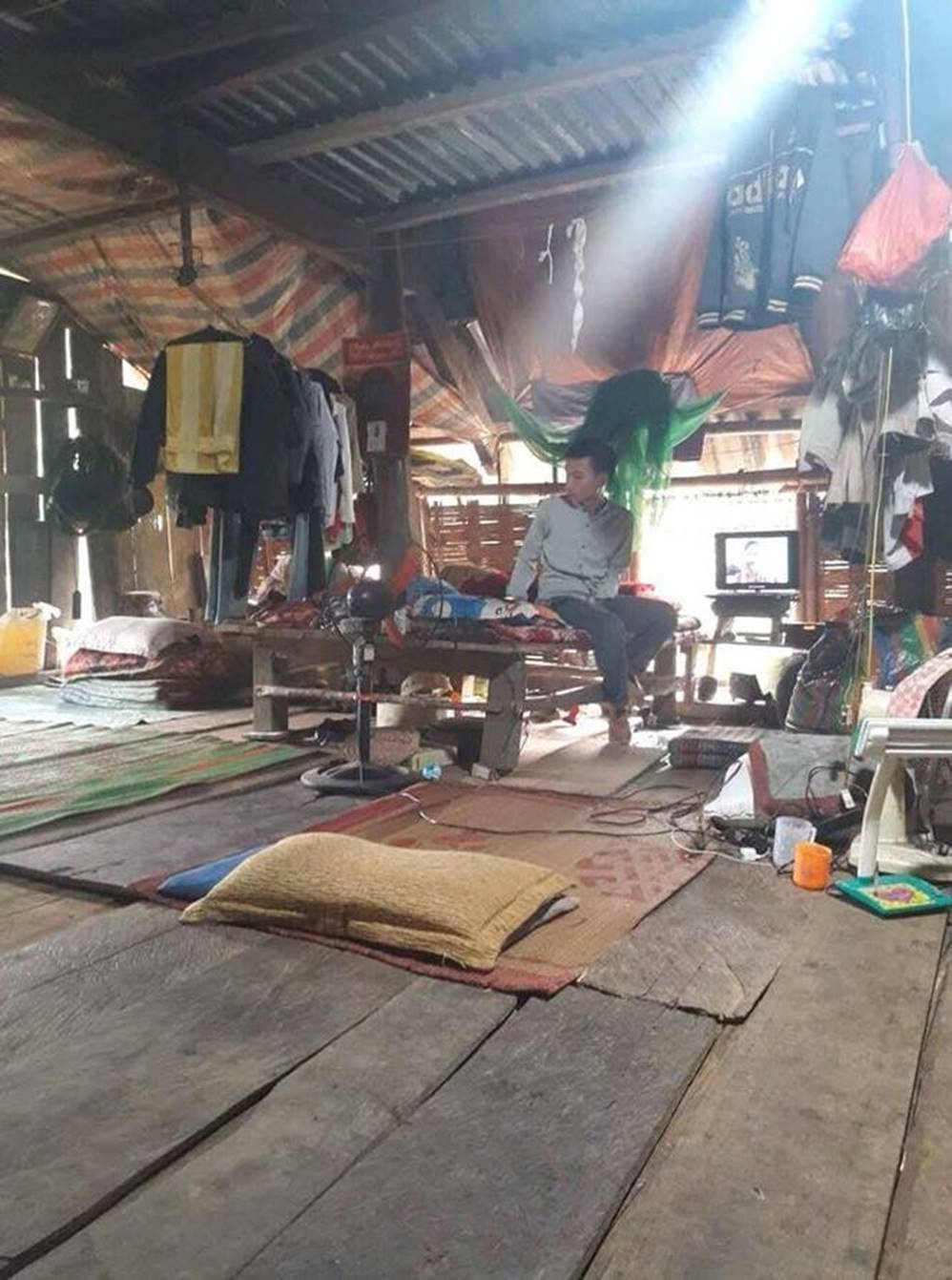 Rơi nước mắt với gia cảnh nam sinh bị trường Sỹ quan Thông tin trả về-3