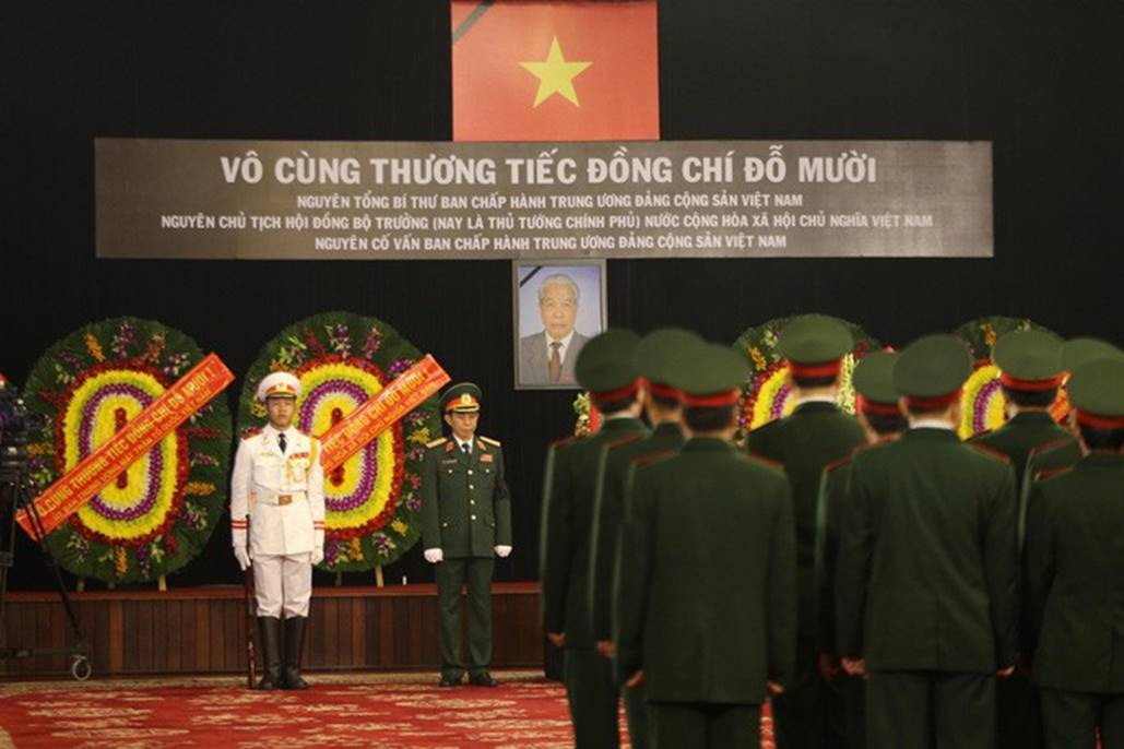 Xúc động lễ viếng nguyên Tổng Bí thư Đỗ Mười tại TP HCM-3