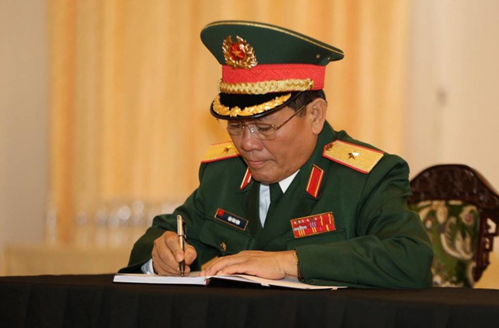 Xúc động lễ viếng nguyên Tổng Bí thư Đỗ Mười tại TP HCM-10