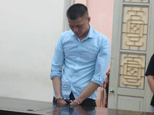 Hà Nội: Chồng bóp cổ vợ tử vong, viết lên bụng hai chữ 