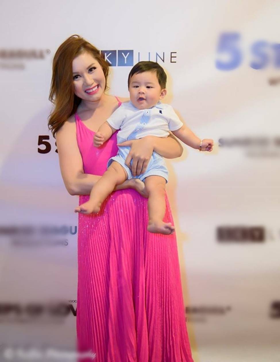 4 cô vợ đại gia giàu nứt đố đổ vách của sao nam Việt gồm những ai?-7