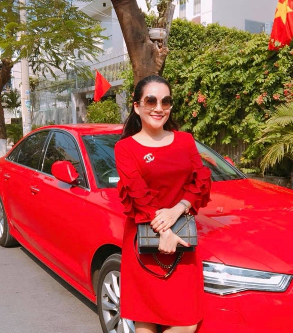 4 cô vợ đại gia giàu nứt đố đổ vách của sao nam Việt gồm những ai?-16