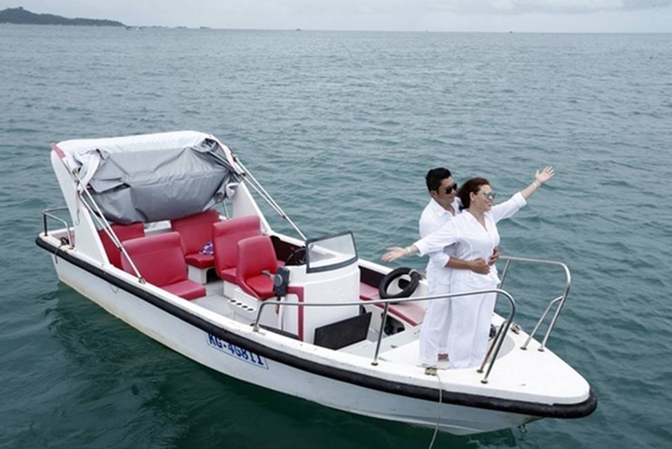 4 cô vợ đại gia giàu nứt đố đổ vách của sao nam Việt gồm những ai?-25