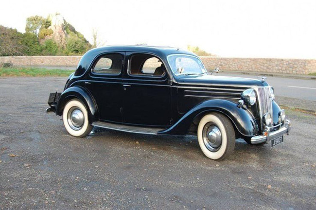 Nữ hoàng không có bằng lái xe nhưng bộ sưu tập xe hơi của bà khiến nhiều người phải choáng ngợp-14