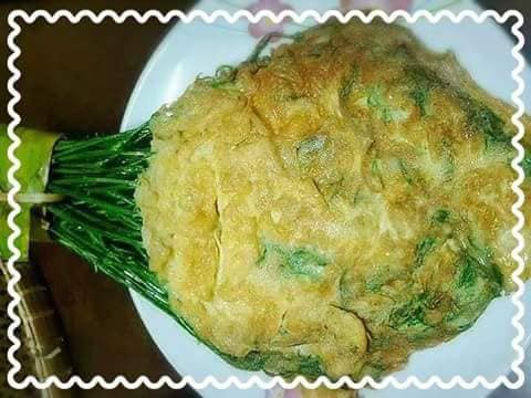 Về ra mắt nhà người yêu, cô gái khiến cả nhà choáng với món trứng rán nhồi rau nguyên cọng, nhìn qua cứ tưởng vợt bóng bàn-2