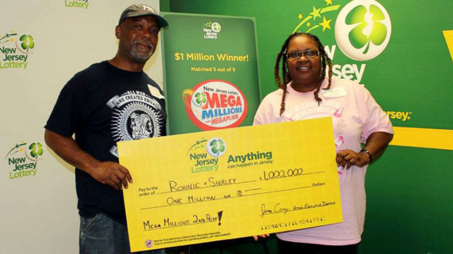 Đánh xổ số theo dãy số trong chiếc bánh quy, người đàn ông trúng hơn 23 tỷ đồng-1