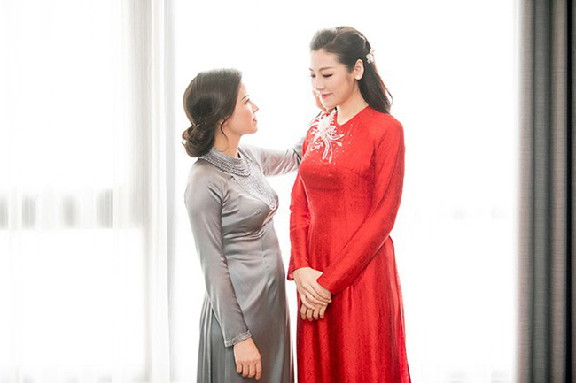 Điểm chung bất ngờ trong đám cưới Lan Khuê - Tú Anh - Thu Ngân: Mẹ cô dâu xinh đẹp, thu hút không kém con gái-4