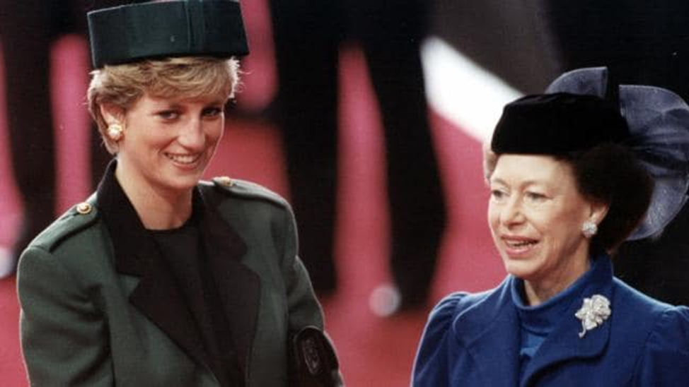 Không phải bà Camilla, đây mới chính là thành viên Hoàng gia chán ghét Công nương Diana ra mặt, đến dự lễ tang cháu dâu cũng không thèm cúi đầu-2