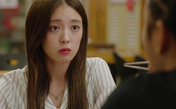 Bất chấp thủ đoạn để được ra ở riêng, ngày bố chồng đưa chiếc thẻ con dâu mới sững người-2