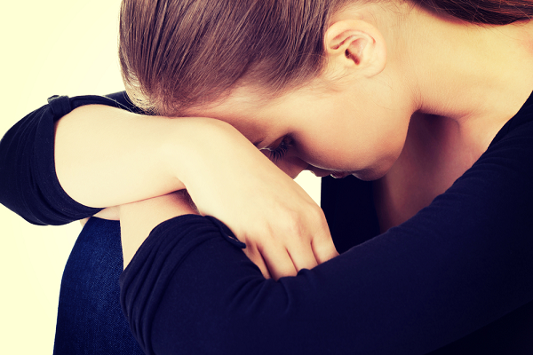 Can ngăn mẹ chồng đánh ghen giúp mình, bà hét lên một câu khiến tôi chỉ biết ngồi thụp xuống khóc-2