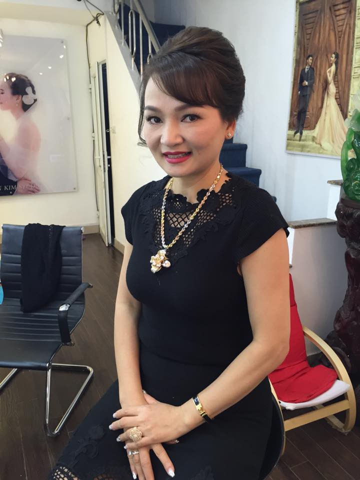 Ngắm nhan sắc và style của các bà mẹ mới hiểu vì sao các bông Hậu của Vbiz lại xinh đẹp duyên dáng đến vậy-17