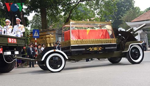 Nguyên Tổng bí thư Đỗ Mười về với đất mẹ-49
