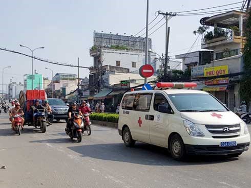 Hai nhóm thanh niên hỗn chiến náo loạn đường phố Sài Gòn